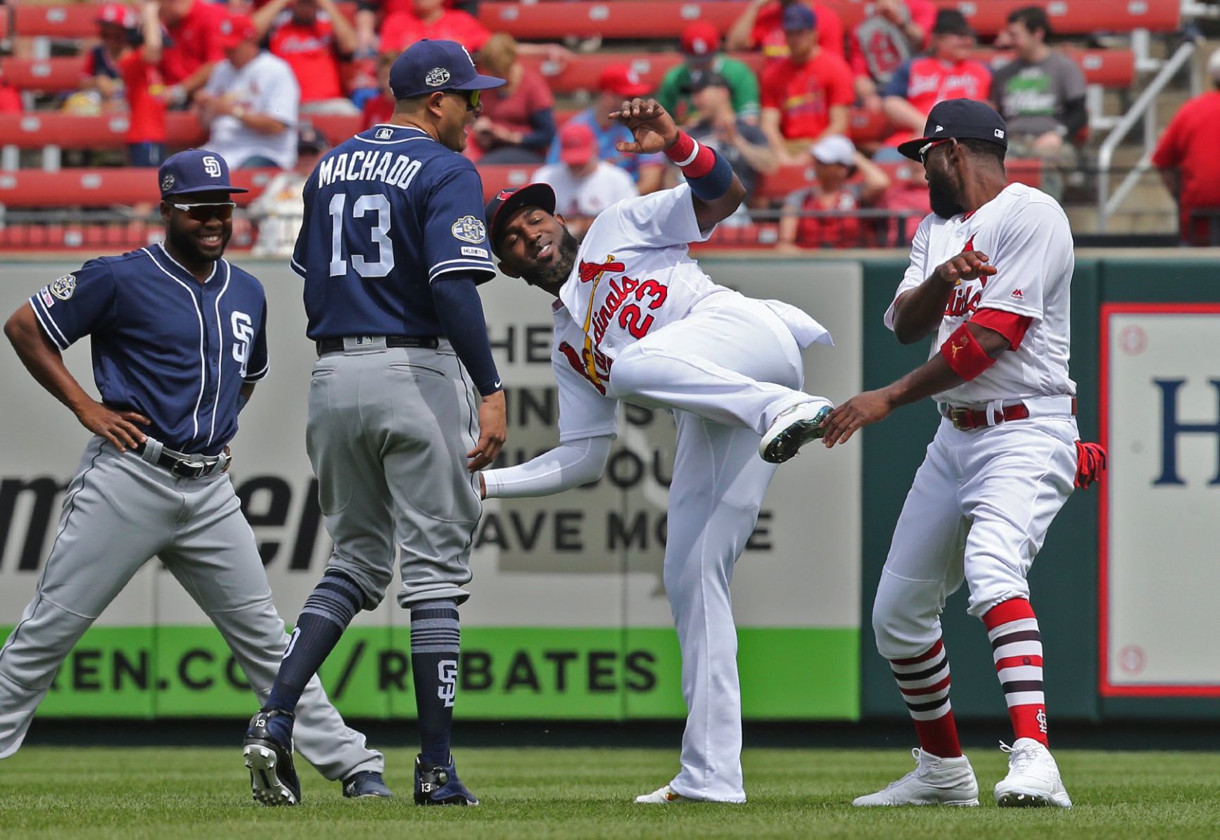 Cards beat the Padres 4-1 Sunday afternoon